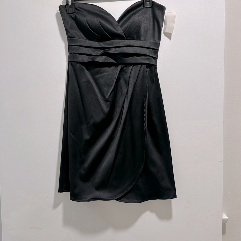 Sweetheart sleeveless short black dress
